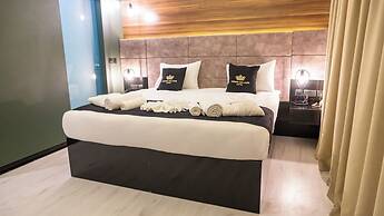 Crown Salamis Hotel