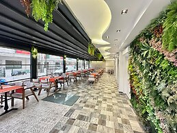Bloomtalya Hotel