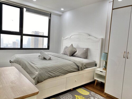 Luxury Apartment Vinhomes D'Capitale