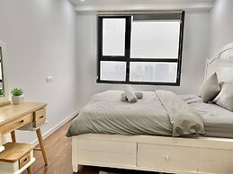 Luxury Apartment Vinhomes D'Capitale