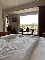 Mavi At Hotel