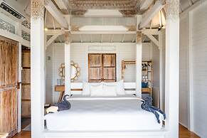 Mambo Hill Resort