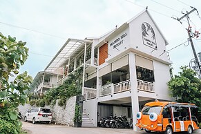 Mambo Hill Resort