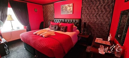 Cadillac Kustomz Guest House