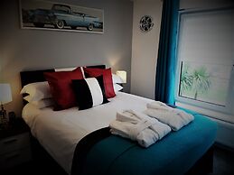 Cadillac Kustomz Guest House