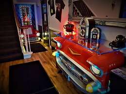 Cadillac Kustomz Guest House
