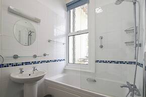 Flat 2, 10 Seafield Road