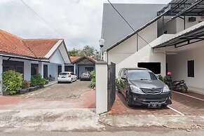 Jl. Gn. Gede No.22