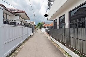 Jl. Gn. Gede No.22
