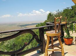 Ahadi Mara Camp
