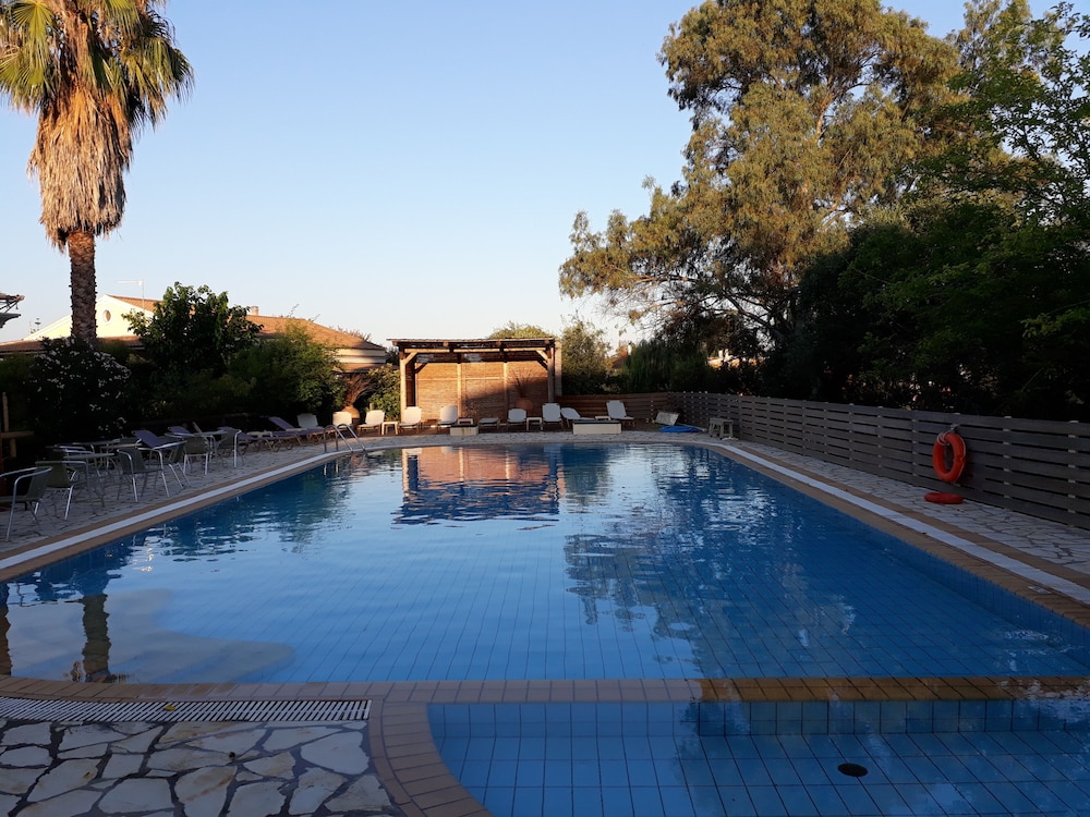 Pierhouse Hotel Corfu - Gouvia