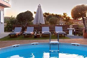 Sunset Bliss Villa in Karteros