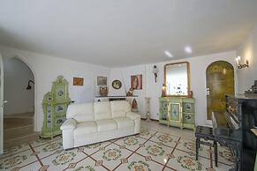 Villa Albatros - Stunning 2 Floors Villa for Large Groups