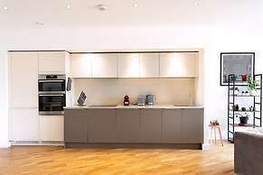 Modern Chiswick Apartment