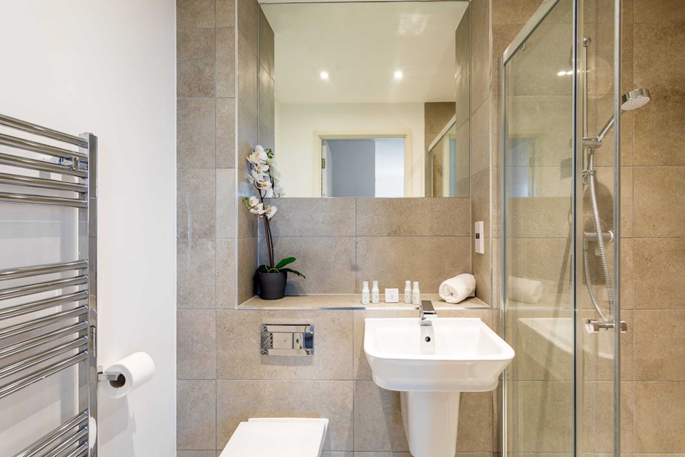 Stunning Brentford Penthouse