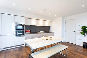 Stunning Brentford Penthouse