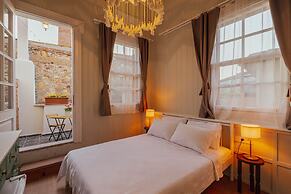Ivy Ayvalik Coffee & Wine & Hotel