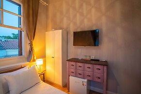 Ivy Ayvalik Coffee & Wine & Hotel