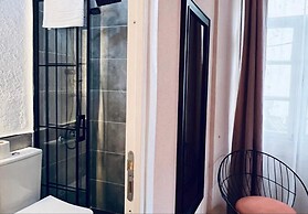 Ivy Ayvalik Coffee & Wine & Hotel