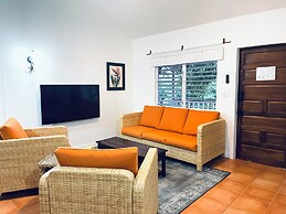 Alux House