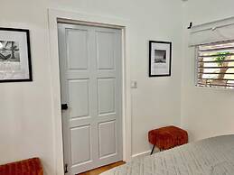 Alux House