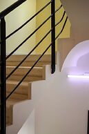 Chic Red Studio near Talpiot Market