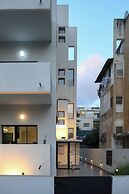 Chic Red Studio near Talpiot Market