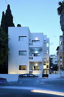 Chic Red Studio near Talpiot Market