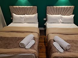 Downtown Family Suites