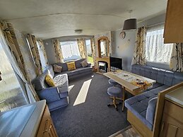 Ingoldmells - Caravan- Sleeps 8 - Seaside - Wi-fi