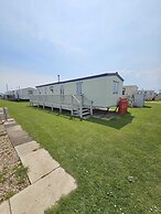 Ingoldmells - Caravan- Sleeps 8 - Seaside - Wi-fi