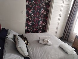 Comfortable 4-bed House in Hucknall, Nottingham