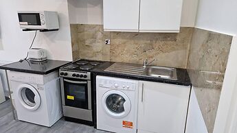 Impeccable 1-bed Apartment in Ilford