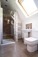 Limavady Cherry Tree Apartment, Sleeps 2 & Parking