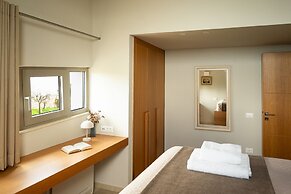 Villa - Sleeps 10 - Pool - Parking - Pool Table