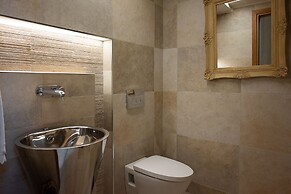 Villa - Sleeps 10 - Pool - Parking - Pool Table