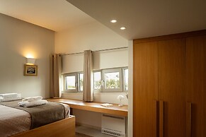 Villa - Sleeps 10 - Pool - Parking - Pool Table