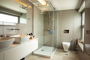 Villa - Sleeps 10 - Pool - Parking - Pool Table