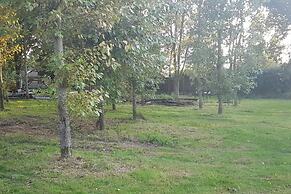 Sutton Coldfield 2-bed Caravan, Parking & Bar-b-q