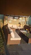 Sutton Coldfield 2-bed Caravan, Parking & Bar-b-q