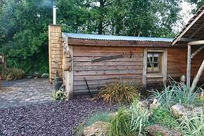 Sutton Coldfield 2-bed Caravan, Parking & Bar-b-q