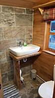 Sutton Coldfield 2-bed Caravan, Parking & Bar-b-q