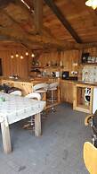 Sutton Coldfield 2-bed Caravan, Parking & Bar-b-q