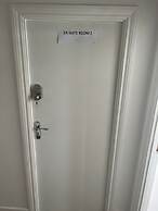 Inviting 2-bed Apartment in Ilford