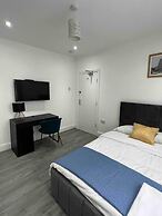 Inviting 2-bed Apartment in Ilford