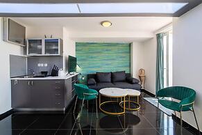 Beautiful View 8floor Loft Apartment in Athina