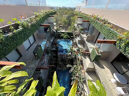 Modern Apartment By Yeah