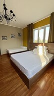 People Hostel & Suites