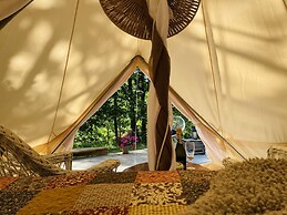 B&B Glamping Tent Sleeps 2 - Spa, Sauna, Wifi