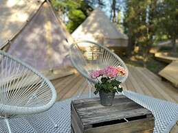 B&B Glamping Tent Sleeps 2 - Spa, Sauna, Wifi